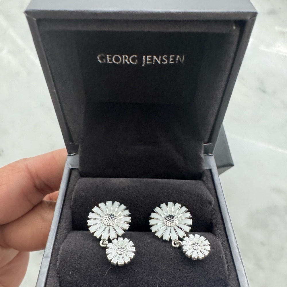 Georg Jensen Daisy earrings - Picture 4 of 7